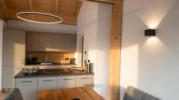 Design Condo, 2 Bedrooms, Mountain View | Private kitchen | Fridge, stovetop, cookware/dishes/utensils