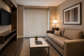 Junior Room | Living area - Citywell Suites (Toronto)