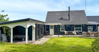 3 bedroom pet friendly home in Roslev