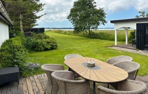 Outdoor dining - 3 bedroom pet friendly home in Roslev (Roslev)