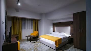 Premium bedding, in-room safe, desk, blackout curtains