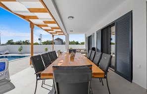 Outdoor dining - Awesome home in Ugljan (Ugljan)