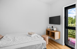 Iron/ironing board, travel cot, free WiFi - Awesome home in Ugljan (Ugljan)