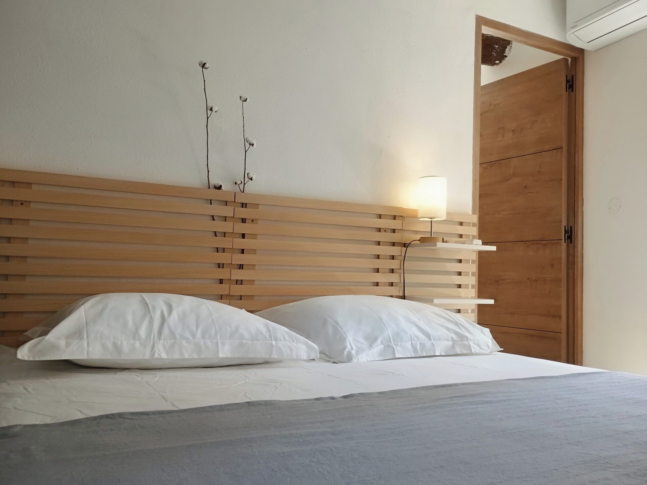 Iron/ironing board, travel cot, free WiFi, bed sheets