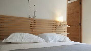 Iron/ironing board, travel cot, free WiFi, bed sheets