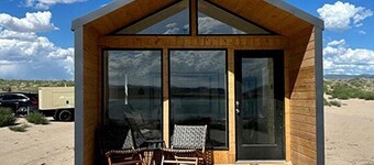 Modern Tiny House on Yuba Lake with Stunning Views for a Wonderful Couples Retreat in Utah