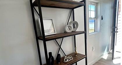 Modern Tiny House on Yuba Lake with Stunning Views for a Wonderful Couples Retreat in Utah