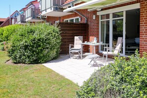 Outdoor dining - Vrbo Property (Cuxhaven)