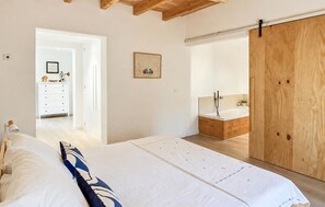 Travel cot, free WiFi - Gorgeous home in Artà with private swimming pool, can be inside or outside (Artà)