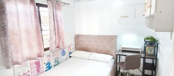 Whole House, Wifi, Full-AC, w/ Front Garden