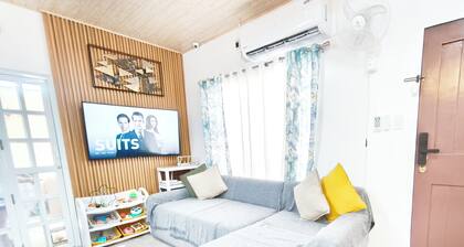 Whole House, Wifi, Full-AC, w/ Front Garden