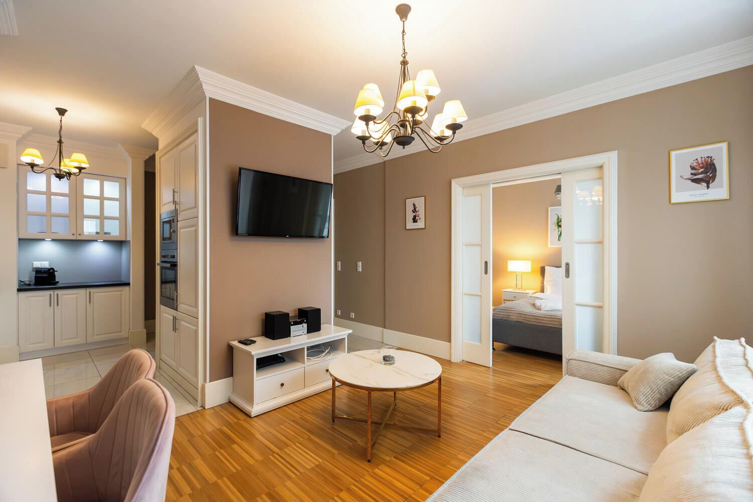 Suite | In-room safe, iron/ironing board, free WiFi