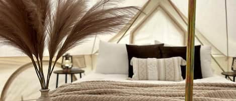 1 habitación y ropa de cama