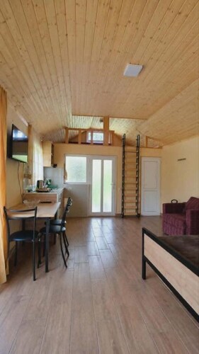 A comfortable 5-person cottage in a peaceful and scenic location in Lagodekhi.
