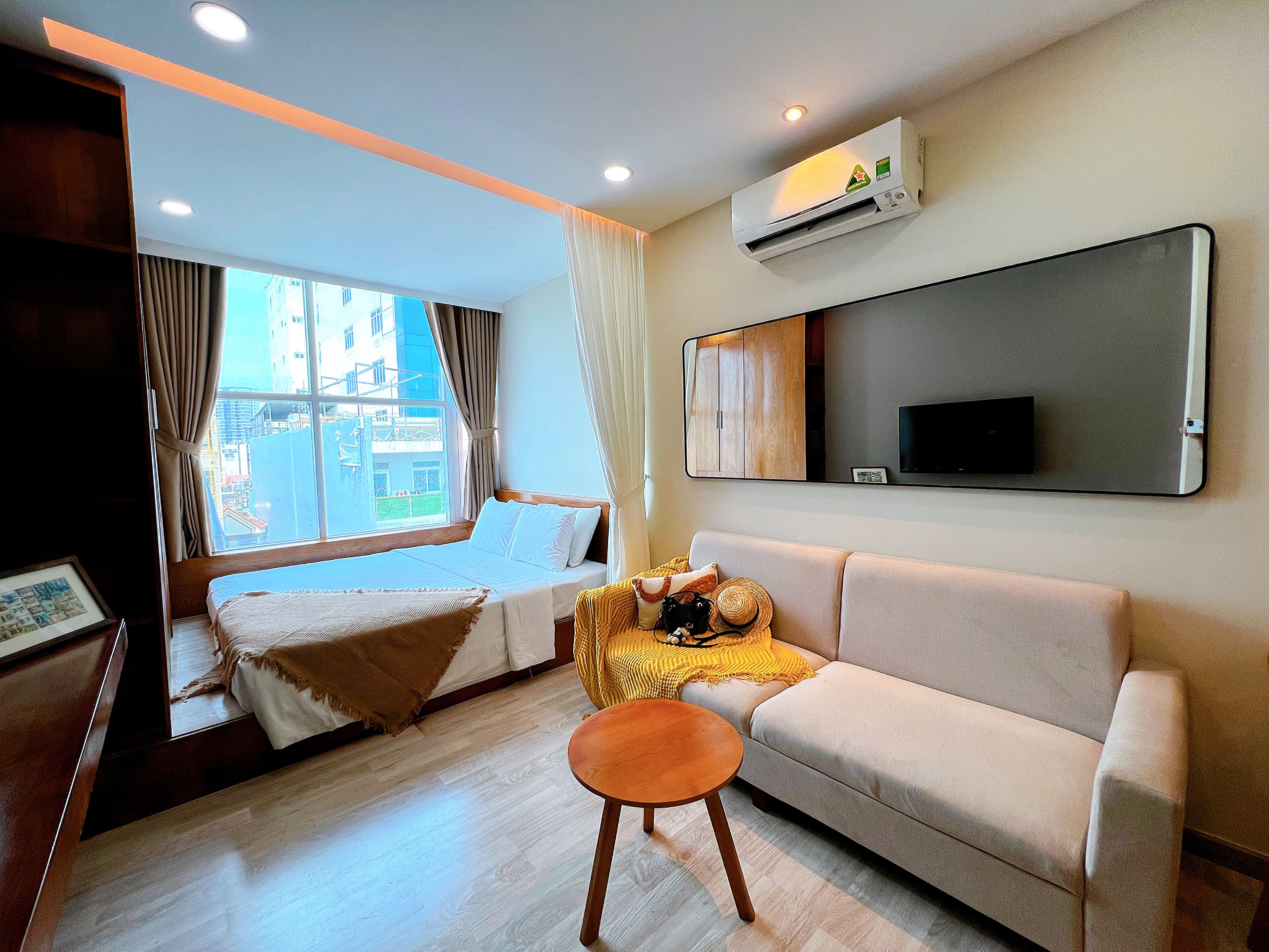 Minibar, in-room safe, individually decorated, individually furnished