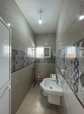 Bathroom - Vrbo Property (Ghar El Melh)