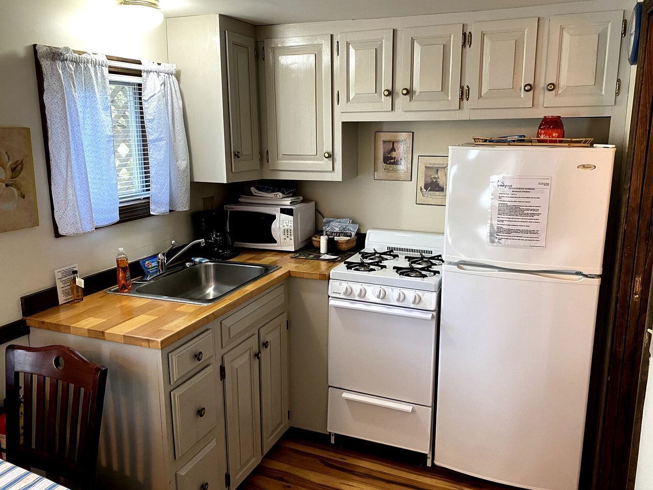 Coffee/tea maker, microwave