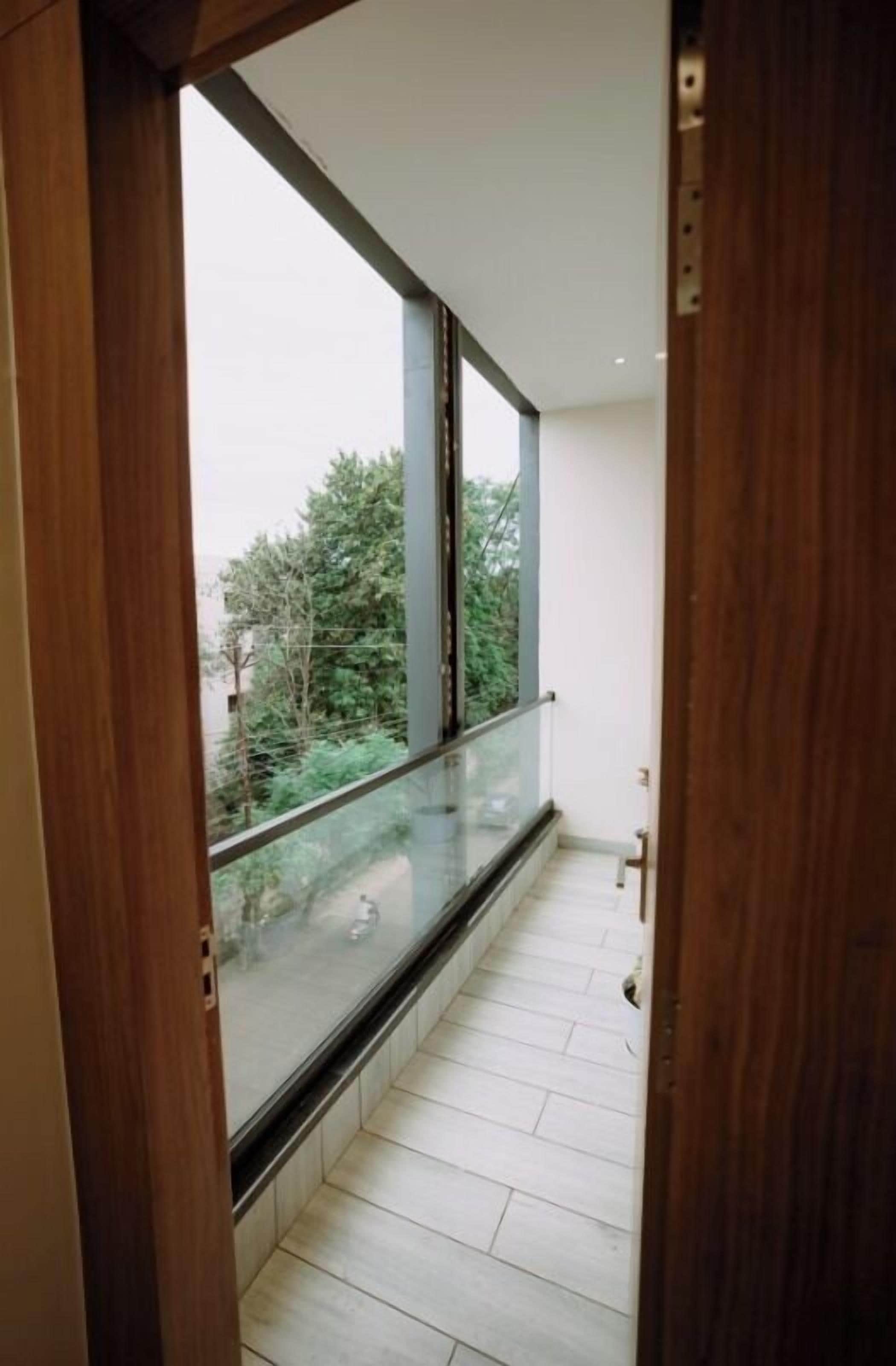 Luxury Room | Desk, iron/ironing board, WiFi (free)