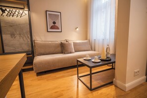 Superior Double Room, 1 King Bed with Sofa bed, City View | Living area - Hotel zum Kaiserdom (Speyer)
