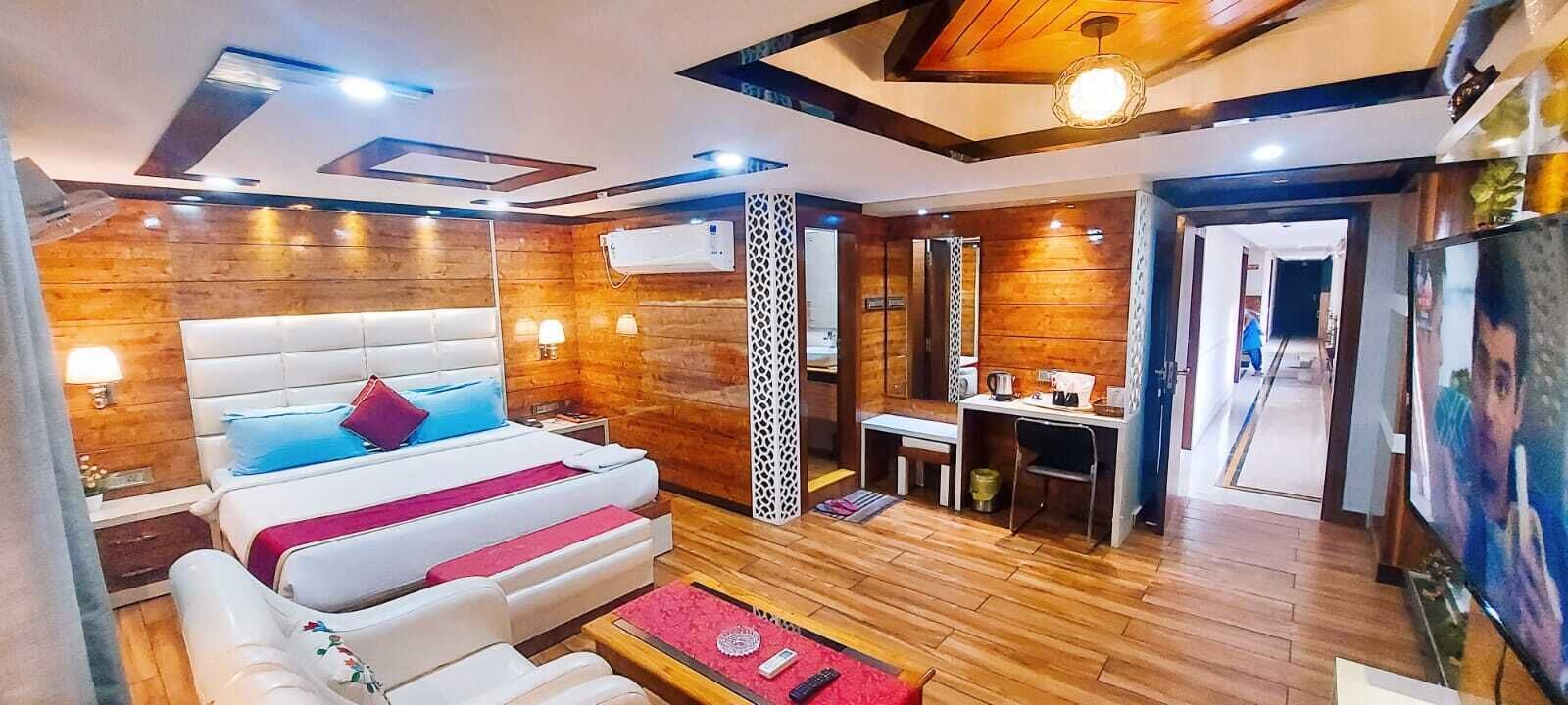 Habitación doble de lujo | Escritorio, espacio para trabajar con laptop y wifi 