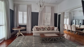 TV - Herbert House (Cape Town)