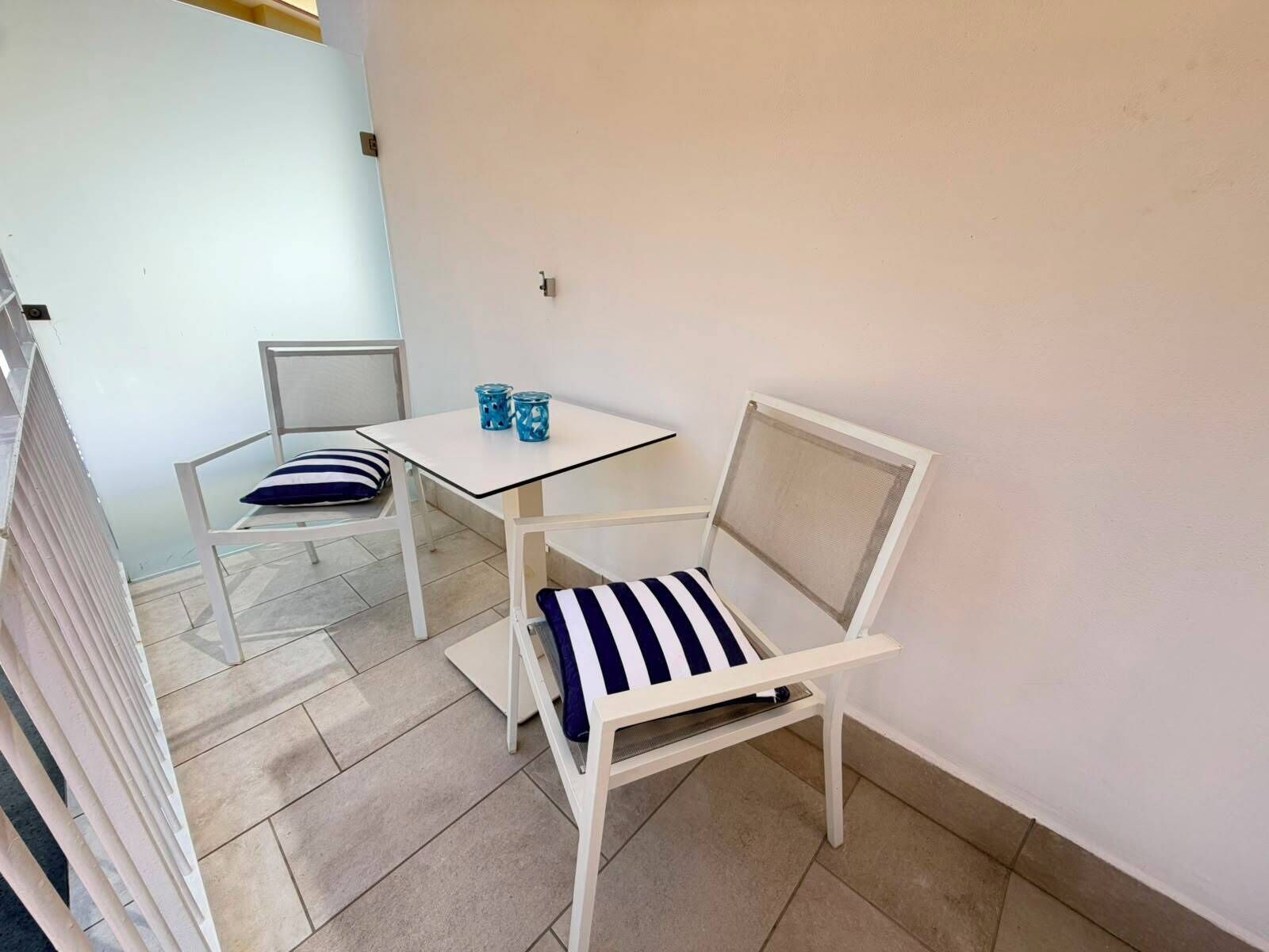 Superior Room with balcony, with double bed or 2 single beds. | Terrasse/Patio