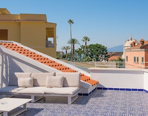Leilighet – comfort, byutsikt | Terrasse/patio