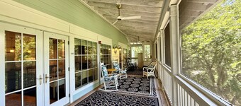 2Bed/2Bath villa on Daufuskie - Steps from the beach, with a screened-in porch!