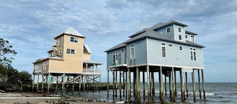 2Bed/2Bath villa on Daufuskie - Steps from the beach, with a screened-in porch!