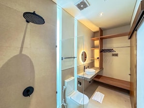 Deluxe Double Room, Balcony, Garden View | Bathroom - Poh Canggu (Badung)