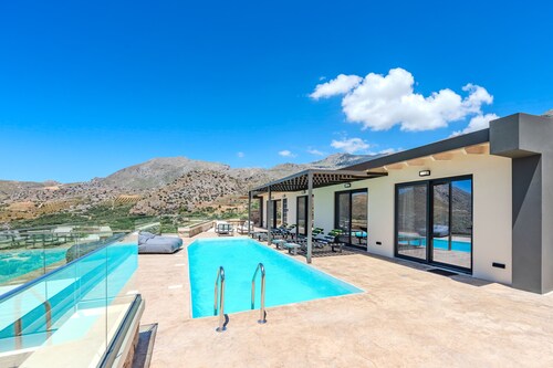 Rodia Luxury villa ,Sea View Retreat near Plakias