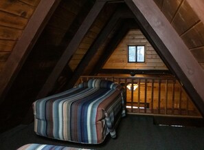 Room - Cabin #9 (Flagstaff)