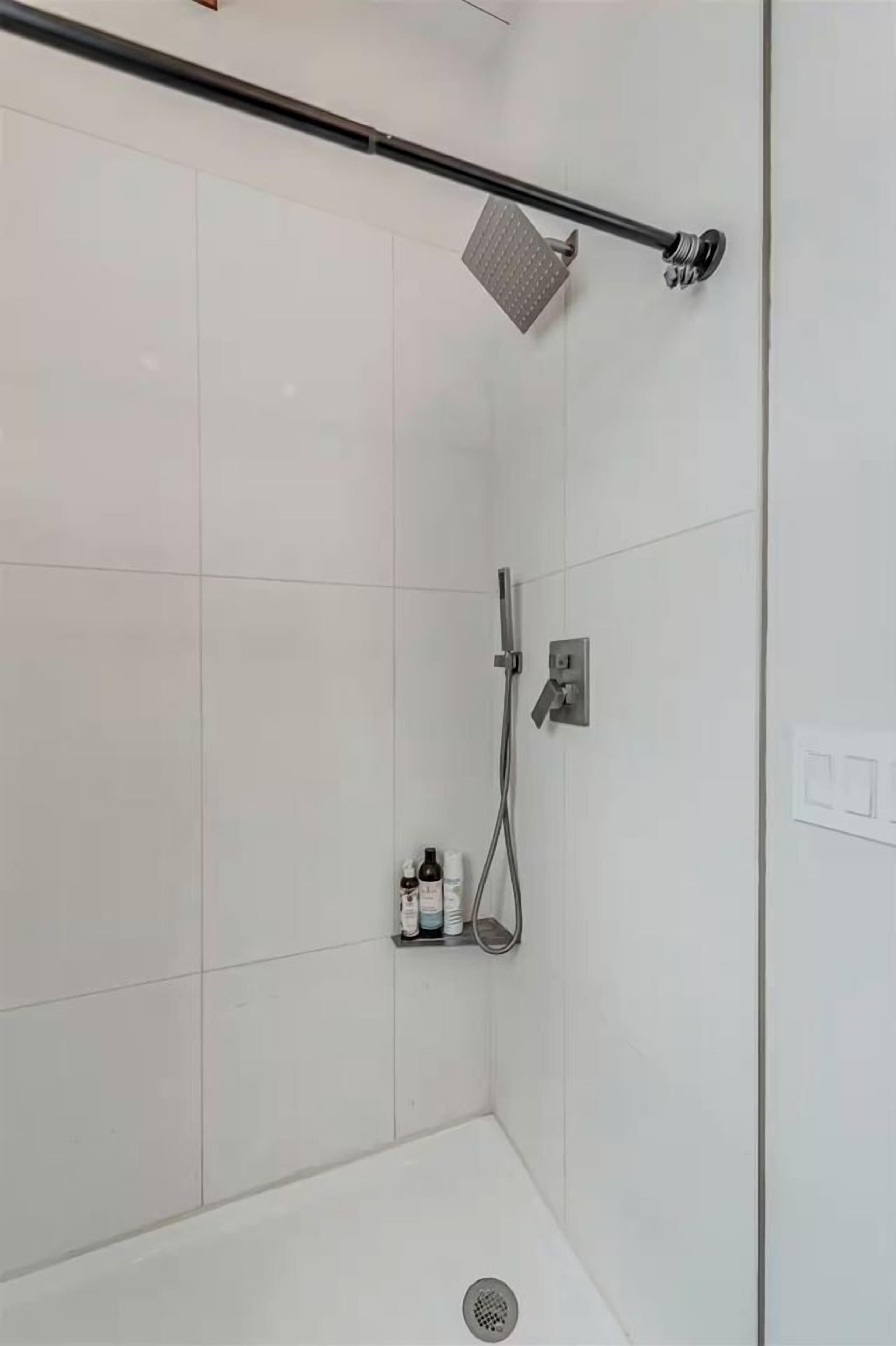 Towels, soap, shampoo, toilet paper