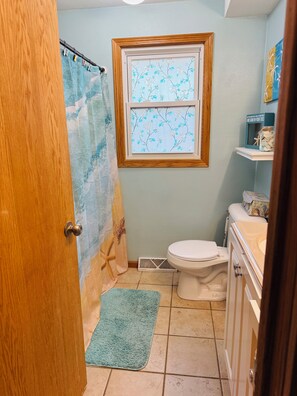 Dusche, Handtücher, Seife, Toilettenpapier