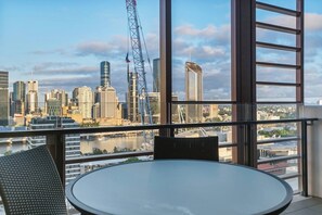 Dining - Urban Escape: Great location w/ Brisbane Cityscape (South Brisbane)