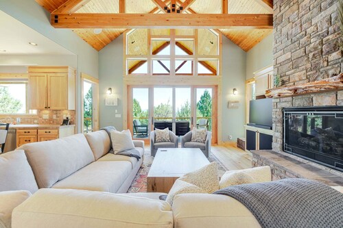 Above The Crest - Views! Elegantly Perched, Hot Tub, Table Tennis, Luxury, Peaceful