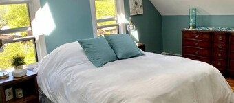Historic Colonial Guest House with Live Music Fridays in Voluntown, Connecticut