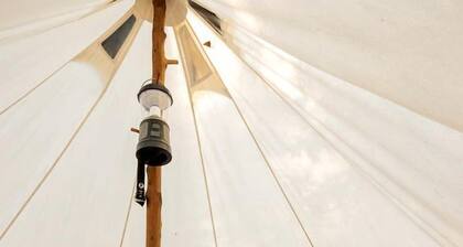 Cozy Bell Tent Retreat with Oak Bar Deck near Nature Trails, Honey Grove, TX