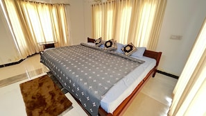 In-room safe, desk, laptop workspace, blackout curtains - Hotel Govas (Vadanemmeli)