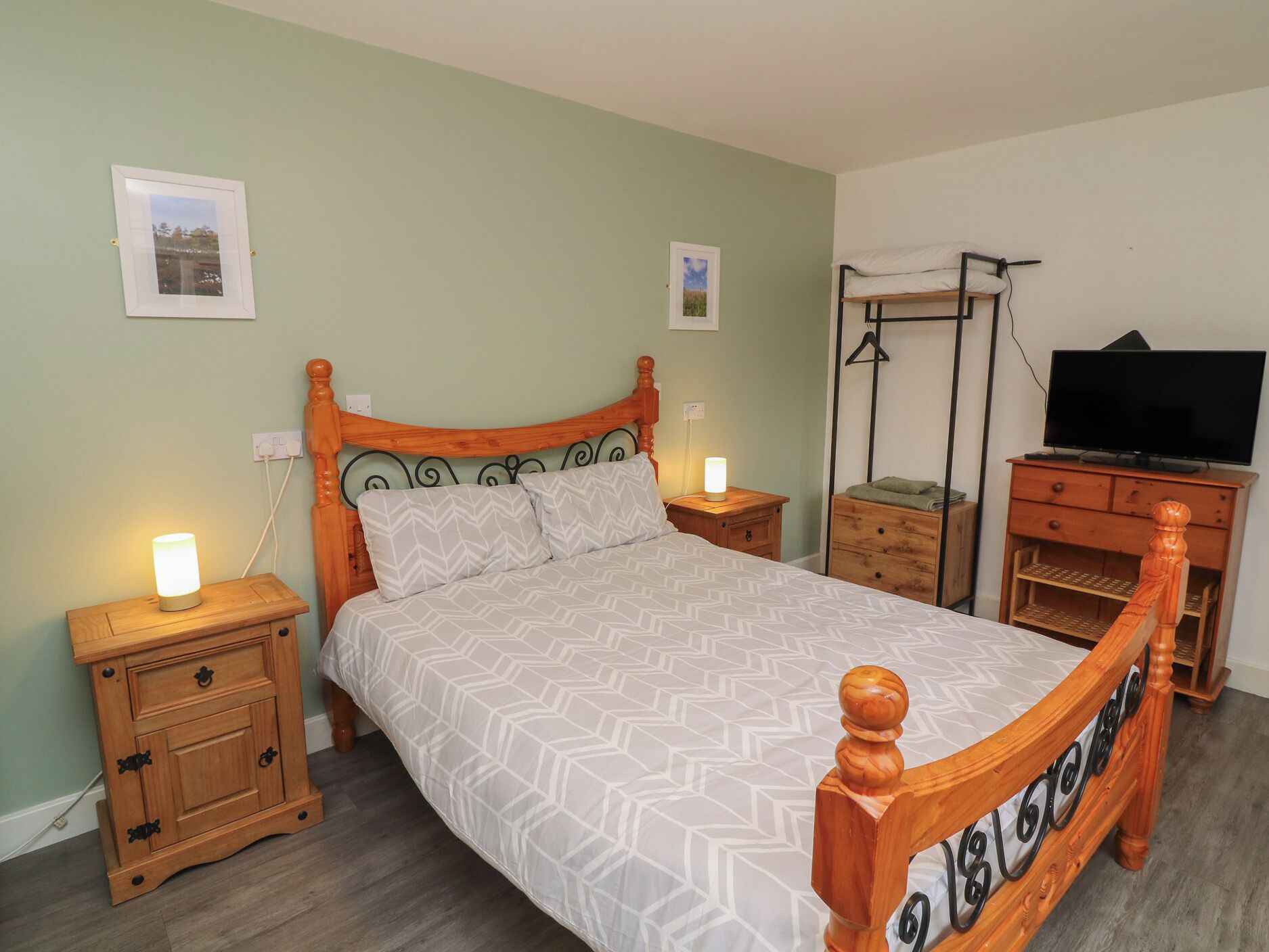1 quarto, Wi-Fi de cortesia, individualmente decorados