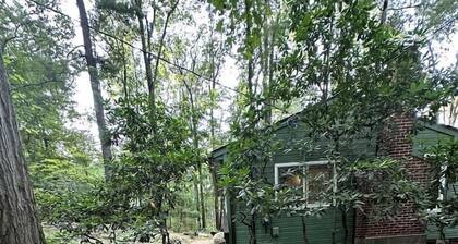 Hidden Countryside Gem with Fire Pit & Tranquil Setting in Aspers, Pennsylvania