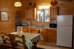 Private kitchen - Cabin #5 (Flagstaff)