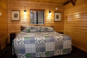 Room - Cabin #5 (Flagstaff)