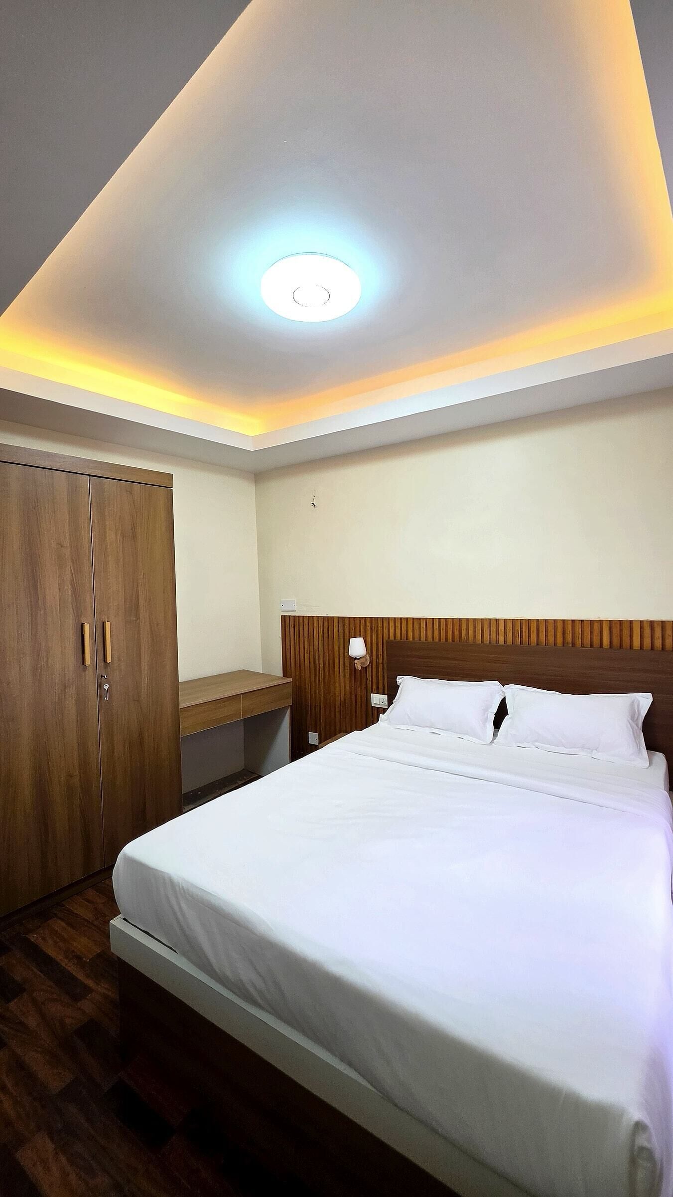 Deluxe Single Room, Balcony, City View | Free WiFi