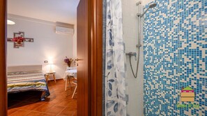 Bathroom - In Vino Veritas B&B (Arcola La Spezia)