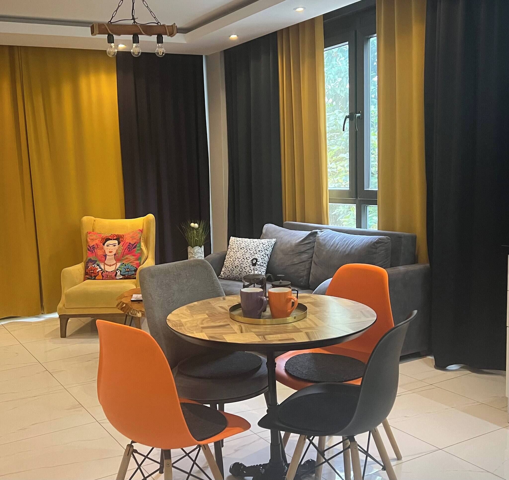 Appartement, 1 chambre, balcon | Salle à manger