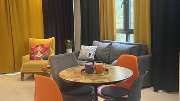 Appartement, 1 chambre, balcon | Salle à manger