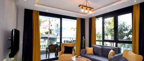 Apartment, 1 Bedroom, Balcony | Living area