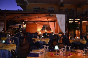 Area banquet outdoor