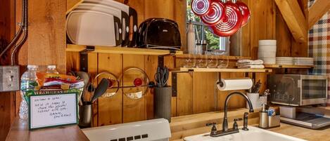 Coffee/tea maker, microwave, oven, stovetop
